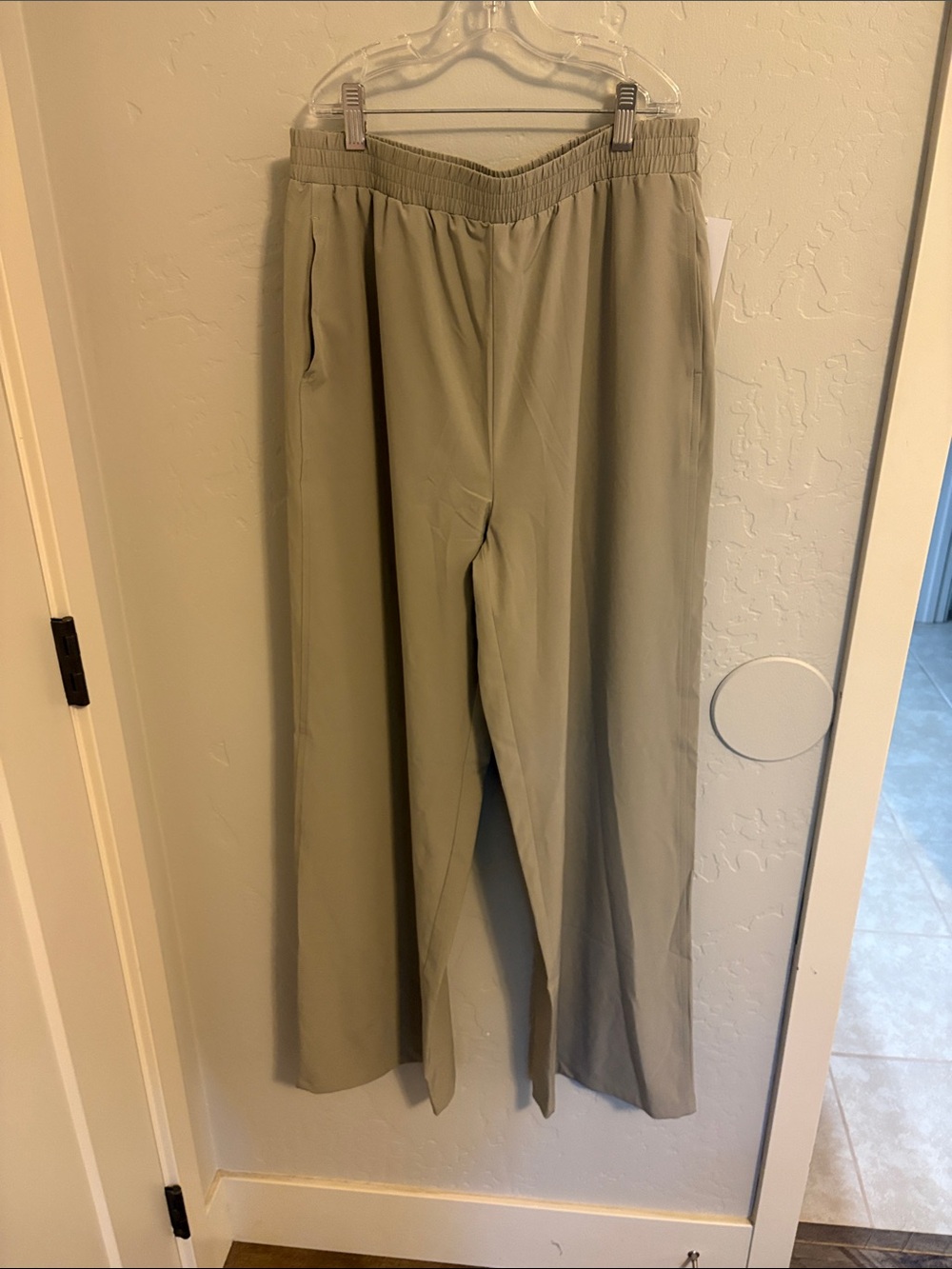 Zella Wide-Leg Elastic Waist Chinos